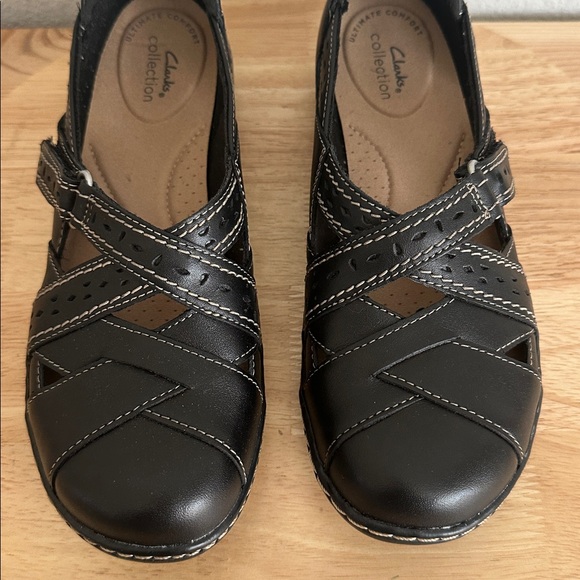 Clarks Womens Ashland Spin Q Closed Toe Slip-On Shoe new 6.5M - Picture 2 of 6